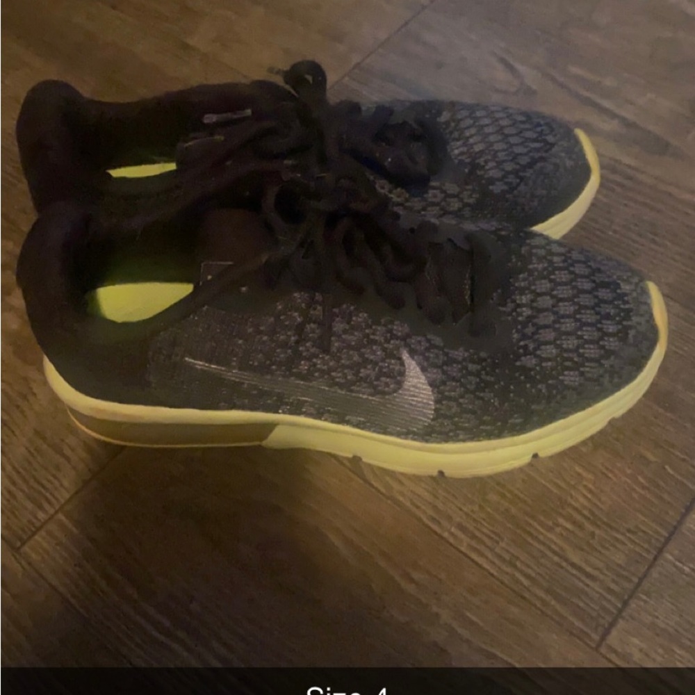 Nike tennis shoes